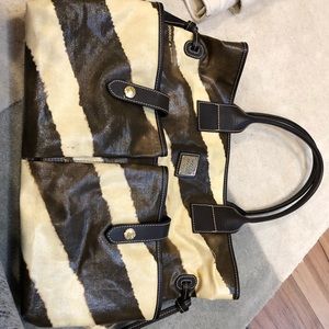Dooney & Bourke Tote